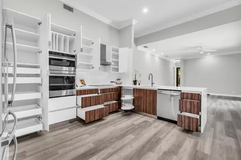 Kitchen - 5718 NW 50th Dr, Coral Springs, FL 33067 photo 11 of 12
