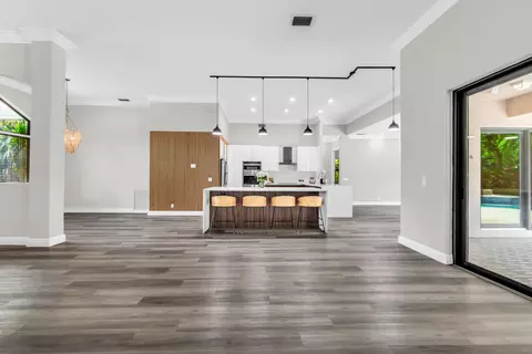 Living - 5718 NW 50th Dr, Coral Springs, FL 33067 photo 4 of 6