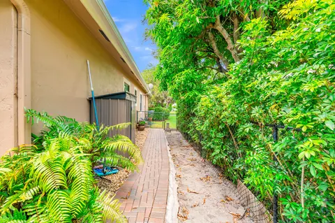 Exterior - 5718 NW 50th Dr, Coral Springs, FL 33067 photo 12 of 13