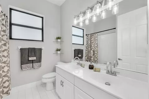 Bath - 5718 NW 50th Dr, Coral Springs, FL 33067 photo 5 of 6