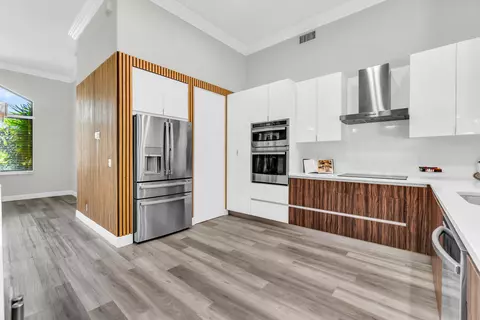 Kitchen - 5718 NW 50th Dr, Coral Springs, FL 33067 photo 3 of 12