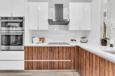 Kitchen - 5718 NW 50th Dr, Coral Springs, FL 33067 photo 12 of 12