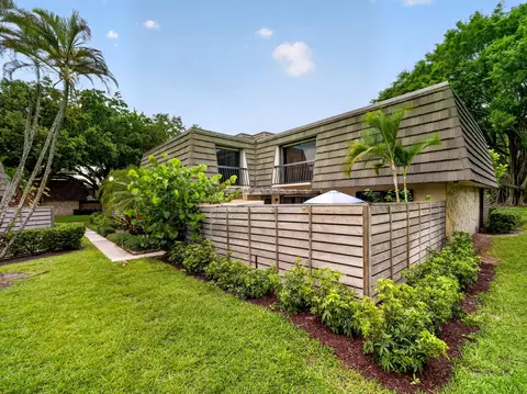 1519 15th Ter, Palm Beach Gardens, FL 33418