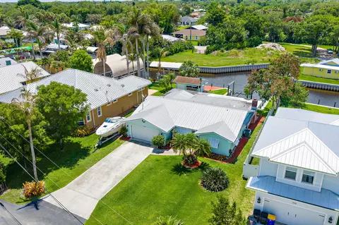 View/Area - 715 SW Rustic Cir, Stuart, FL 34997 photo 2 of 5