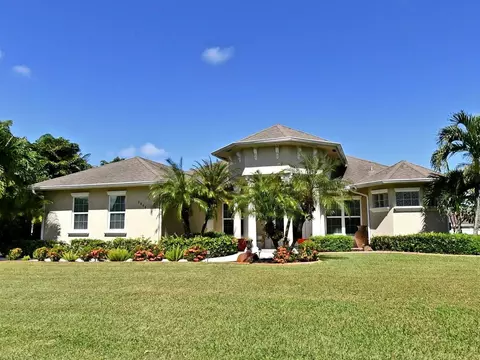 2043 SE Bisbee St, Port Saint Lucie, FL 34952