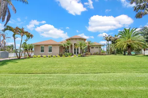 2043 SE Bisbee St, Port Saint Lucie, FL 34952