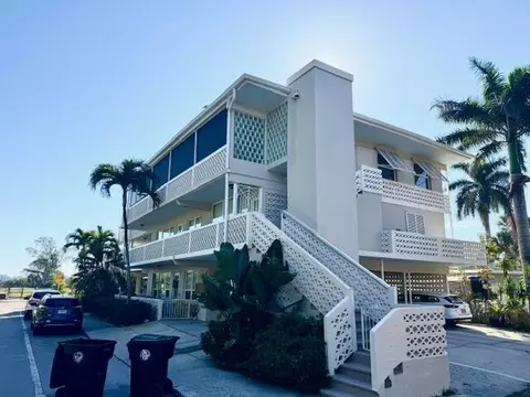 131 N Golfview Rd #4, Lake Worth, FL 33460