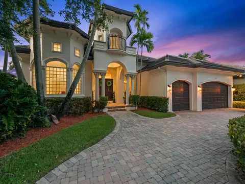 10787 Blue Palm St, Plantation, FL 33324