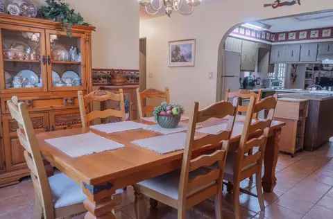Dining - 1864 SW 24th Ave, Okeechobee, FL 34974 photo 2 of 4