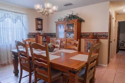 Dining - 1864 SW 24th Ave, Okeechobee, FL 34974 photo 3 of 4