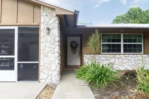 Exterior - 1864 SW 24th Ave, Okeechobee, FL 34974 photo 3 of 7