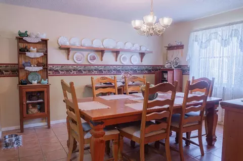 Dining - 1864 SW 24th Ave, Okeechobee, FL 34974 photo 1 of 4