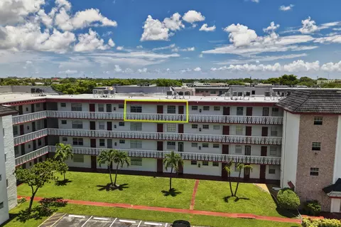 4140 NW 44th Ave #411, Lauderdale Lakes, FL 33319
