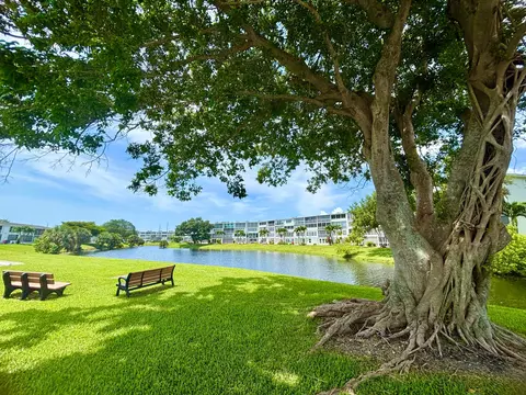 2069 Oakridge F UNIT 2069, Deerfield Beach, FL 33442