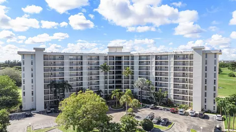 2681 S Course Dr #712, Pompano Beach, FL 33069