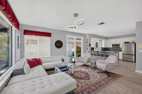 Living - 1306 SE Brewster Pl SE, Stuart, FL 34997 photo 5 of 6