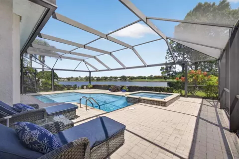 Exterior - 1306 SE Brewster Pl SE, Stuart, FL 34997 photo 3 of 10
