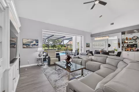 Living - 1306 SE Brewster Pl SE, Stuart, FL 34997 photo 4 of 6