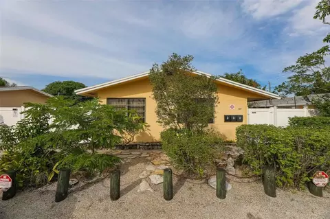 805 NE 40th St #1-3, Oakland Park, FL 33334