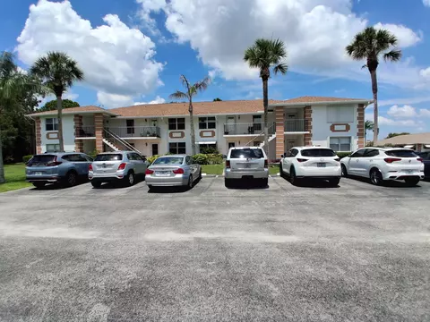 533 S Lakes End Dr S #E2, Fort Pierce, FL 34982
