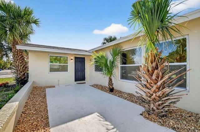371 W 34th St, Riviera Beach, FL 33404