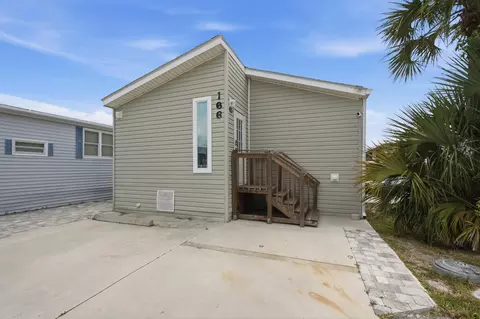 166 Nettles Blvd, Jensen Beach, FL 34957