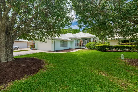 414 SW Fairway Lndg, Port Saint Lucie, FL 34986