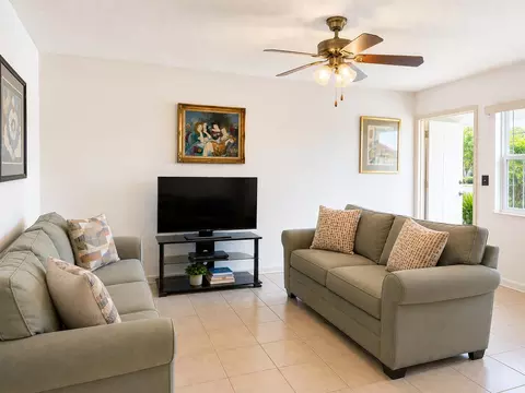 5300 Washington Ln #O326, Hollywood, FL 33026