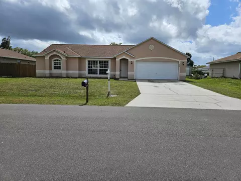 570 Ontario St NW, Palm Bay, FL 32907