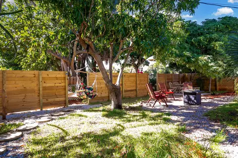 609 S Arnold Ave, Lantana, FL 33462