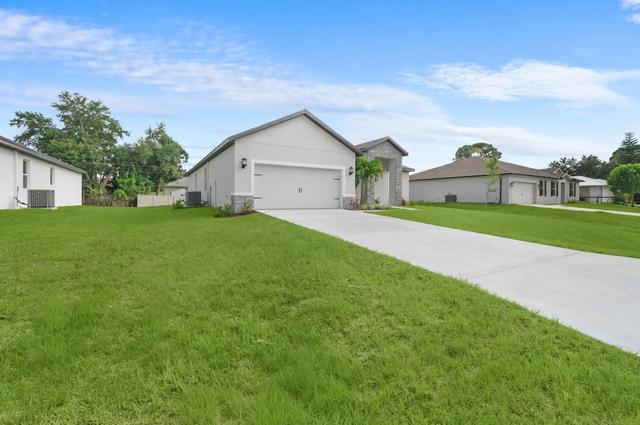 1079 SW Placetas Ave, Port Saint Lucie, FL 34953