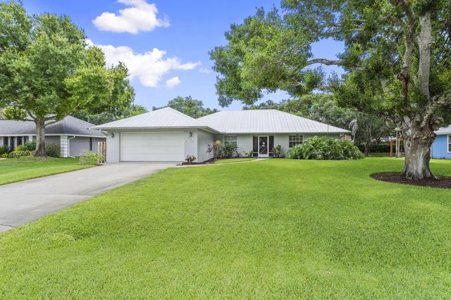 620 39th Ct SW, Vero Beach, FL 32968