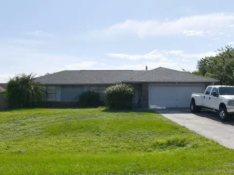 1126 SW Del Rio Blvd, Port Saint Lucie, FL 34953