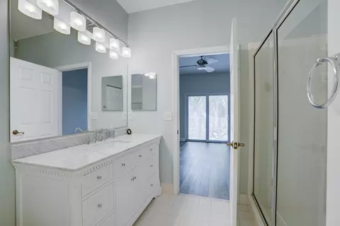 Bath - 115 Lighthouse Cir #B, Tequesta, FL 33469 photo 3 of 3