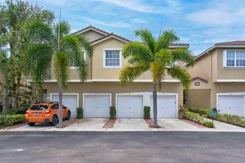 Exterior - 115 Lighthouse Cir #B, Tequesta, FL 33469 photo 1 of 7