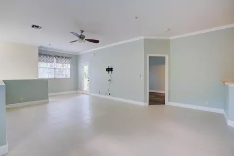 Living - 115 Lighthouse Cir #B, Tequesta, FL 33469 photo 5 of 10