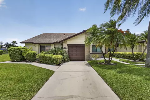 148 Village Walk Dr #24, Royal Palm Beach, FL 33411