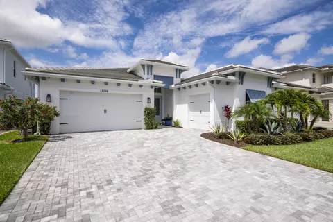 12104 Waterstone Cir, Palm Beach Gardens, FL 33412