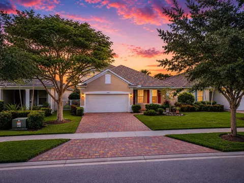 9250 Wrangler Dr, Lake Worth, FL 33467