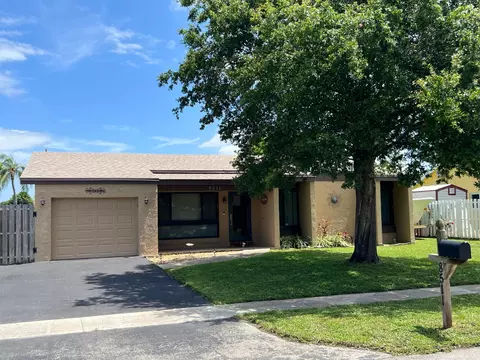 8511 NW 8th St, Pembroke Pines, FL 33024