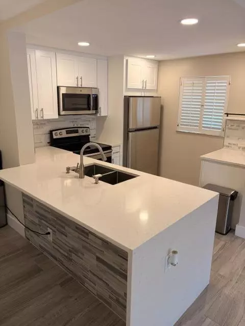 111 Gardens Dr #102, Pompano Beach, FL 33069