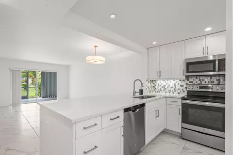 3090 Holiday Springs Blvd UNIT 109, Margate, FL 33063