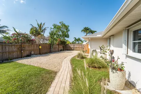 Exterior - 18 Saddleback Rd, Tequesta, FL 33469 photo 29 of 30