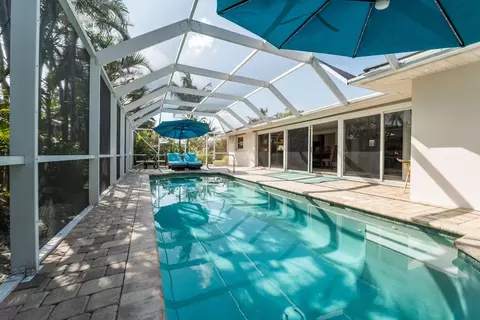 Exterior - 18 Saddleback Rd, Tequesta, FL 33469 photo 16 of 30