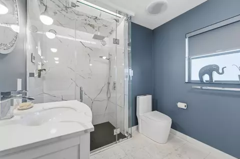 Bath - 18 Saddleback Rd, Tequesta, FL 33469 photo 7 of 11