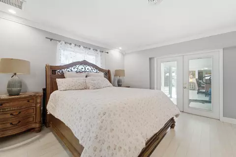 Bedroom - 18 Saddleback Rd, Tequesta, FL 33469 photo 1 of 9
