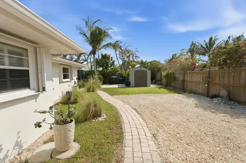Exterior - 18 Saddleback Rd, Tequesta, FL 33469 photo 28 of 30