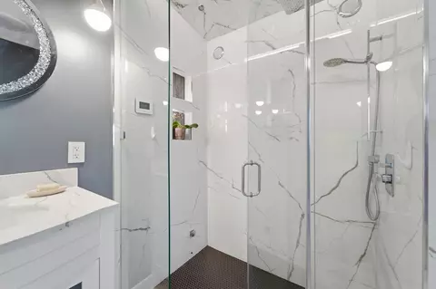 Bath - 18 Saddleback Rd, Tequesta, FL 33469 photo 9 of 11
