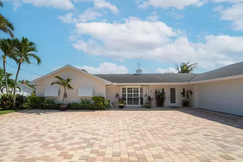 Exterior - 18 Saddleback Rd, Tequesta, FL 33469 photo 11 of 30