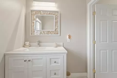 Bath - 18 Saddleback Rd, Tequesta, FL 33469 photo 1 of 11